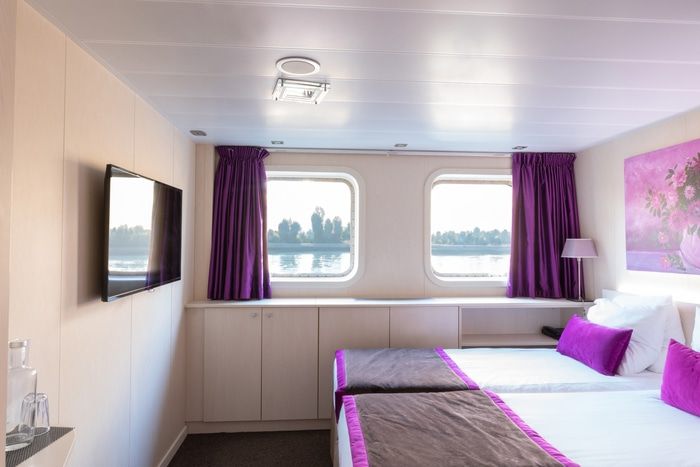 Main Deck 2 Adjustable Twin Beds - Cat. A